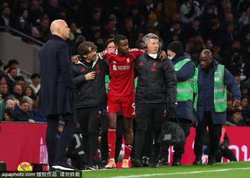 利物浦官方：伊萨克腓骨骨折伴脚踝损伤 已成功接受手术