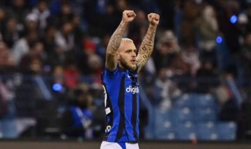 一日意甲最新动态:米兰三分在手为德比添底气,罗马尤文握手言和各得一分