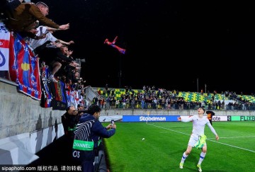 欧协联1/8决赛次回合:水晶宫加时2-1九人AEK拉纳卡进欧协联8强 萨尔双响