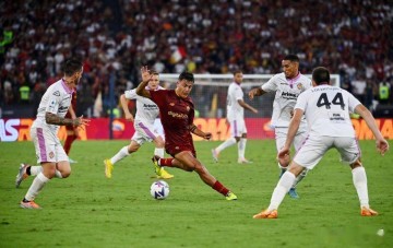 意甲：罗马主场迎战卡利亚里，罗马4亿身价竟打不穿副班长防线，三大致命伤曝光