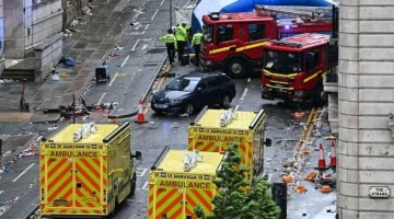 驾车冲撞利物浦队夺冠庆祝球迷!英国54岁男子被判21年6个月