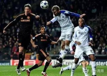 陶瓷球场生死判罚!比利亚雷亚尔死磕哥本哈根,出线权终极博弈