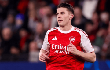 英超神剧情:门将两次失误送大礼,领头羊接近冠军,阿尔特塔挥拳狂欢