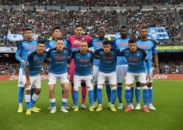 意甲强弱对决！那不勒斯主场止颓稳欧冠，佛罗伦萨残阵保级能否破咒？