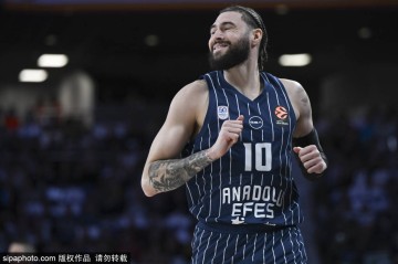 卡马文加赛季末状态低迷，连失三场成皇马折戟关键