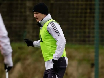 马奎尔伤情曝光卡里克如释重负!队友盼其续约,称曼联若让他走太离谱