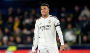 2-0！姆巴佩双响助皇马强势登顶，20场轰21球超越巴萨称霸西甲