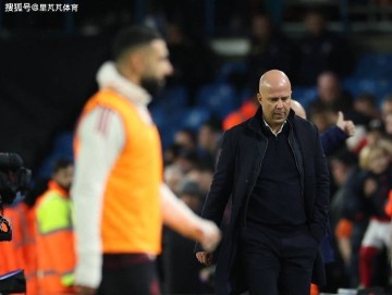 谁赢不好说!利物浦高层选择支持斯洛特,但萨拉赫却在等“反转”