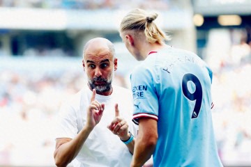 12场22球!瓜迪奥拉钦定一人做保镖,哈兰德扛着曼城前进!