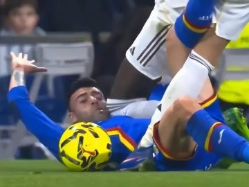 皇马两连败基本退出争冠队伍,吕迪格争议动作被裁判无视引争议