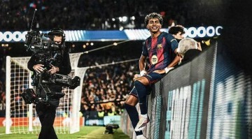 一场7-2!巴萨酿惨案!刷新欧冠最老纪录!不是亚马尔,他才是全场最佳!