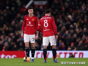 曼联锋线的“错位”难题：谢什科还是奥斯梅恩？