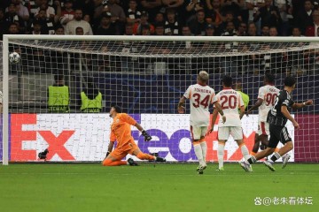 德甲4-0横扫夜!日本前锋28分钟轰第6球,门兴黑马崛起藏玄机