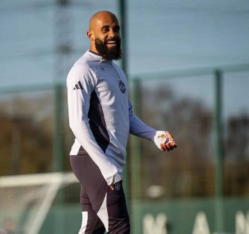 姆贝莫有望参与曼联战伯恩茅斯,马兹拉维恐缺阵!阿莫林暗示启用一人