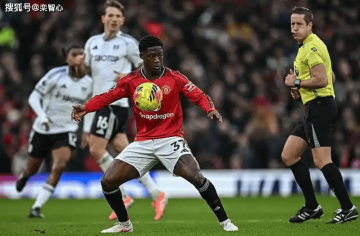 曼联英超3连胜+坐稳联赛第4+本赛季仅胜14场比赛!