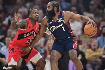 米切尔30+7哈登28分 莫布利25+8骑士力克猛龙总分2-0领先