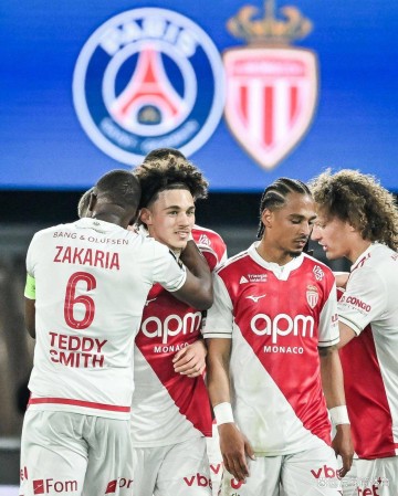 随着大巴黎1-3轰然倒下+黑马笑纳!法甲最新积分榜:3-7名差5分