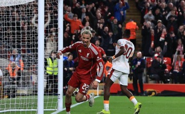 利物浦4-1逆转加拉塔萨雷,斯洛特放弃传控战术暂缓帅位危机