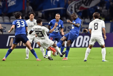 意甲焦点战：克雷莫纳主场死磕那不勒斯，保级铁桶能否抵挡争冠狂潮？