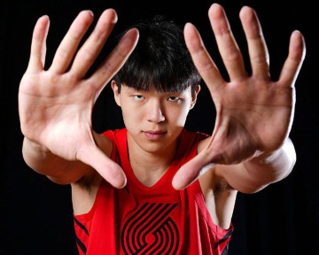 2分侠！杨翰森连3场比赛2分收工 赛季34战13场2分