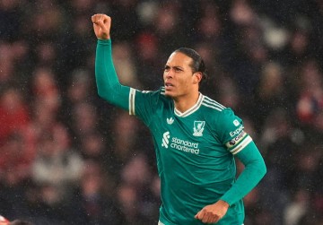 范戴克头球致胜助利物浦重返胜轨,杰拉德高度评价防线提升