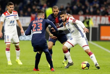 法甲两极对决:南特主场保级生死战 朗斯冲冠路上的"铁桶阵"考验