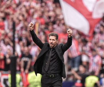 年薪3400万西甲第一,投入1.7亿欧落后巴萨10分,马竞会解雇西蒙尼吗?