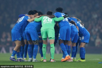 酋长球场失守,阿森纳争冠路遇坎坷:约克雷斯抱怨场地,曼城虎视眈眈