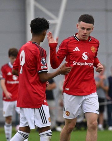 鲁尼长子梦想10年内成为曼联主力!小梅西再入世界波,卡里克观战