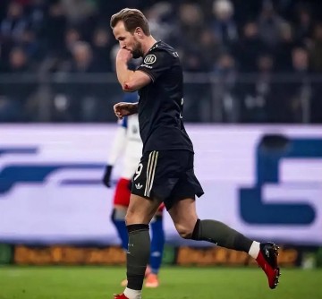 德甲奇迹!汉堡20场狂胜5场,排名不降反升,再赢3场稳保级