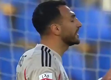 一场2-1!让穆帅有望争二:本菲卡追平葡体,下周欧冠决战皇马