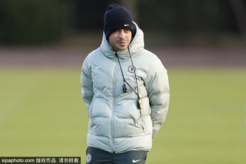 切尔西的未来:罗塞尼尔的战术抉择与球队稳定性的挑战