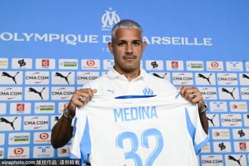 法甲马赛为新援法昆多·梅迪纳召开发布会</title>
<title>法甲马赛为新援法昆多·梅迪纳召开发布会