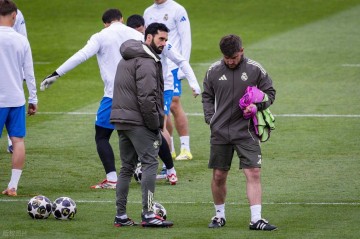 皇马完胜曼城原因揭晓!球迷揭开扎心内幕:阿韦洛亚早就看穿了