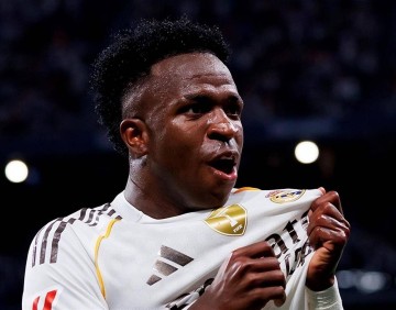 凌晨4点!皇马生死战:头号射手缺席,1.5亿天王扛旗冲6连斩,小将迎首秀