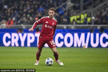 队友表态!麦卡:我们很爱萨拉赫 但球员应站在利物浦这边