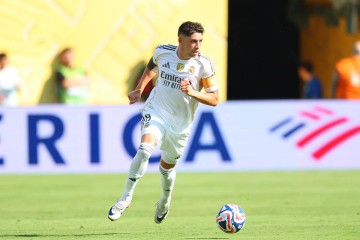 曼联7000万就想挖皇马队长?佛爷怒怼:再加1亿也不卖!