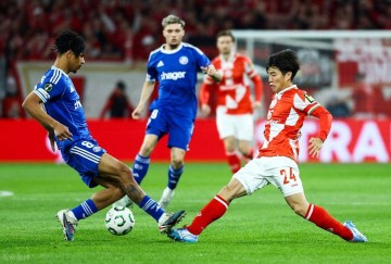 随着25岁日本球星飙世界波+比分2-0,美因茨完胜法甲劲旅,占先机