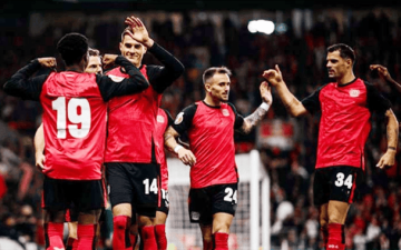 德甲焦点战前瞻:残阵斯图加特主场死磕法兰克福 攻防漏洞对决谁能抢分续命?