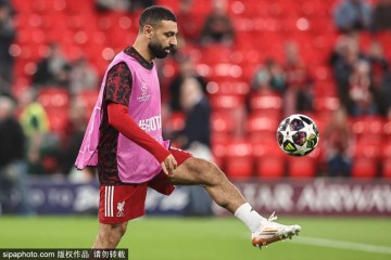 安菲尔德狂潮！利物浦4-0碾压加拉塔萨雷，总分4-1晋级欧冠八强，萨拉赫第50球载入史册