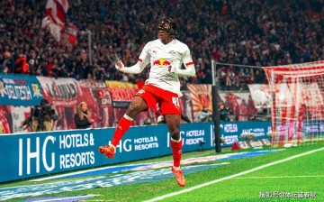 曼联转会:红魔相中10球7助德甲妖锋,中场引援目标或遭死敌截胡