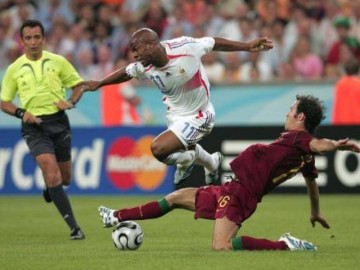 从阿森纳标王到枪手弃将,只用了4年时间,法甲金靴毁在嘴巴上