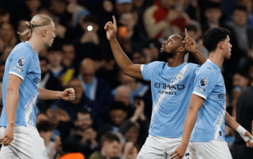 一场2-2,改变英超争冠格局,瓜迪奥拉气炸了:争冠形势恶化