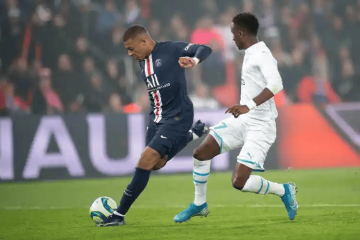 巴黎圣日耳曼主场对阵摩纳哥,争夺法甲榜首及欧战资格,双方均需逆转,赛事悬念十足。