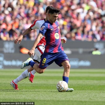 女足欧冠的巅峰对决:巴萨6-0大胜皇马,诺坎普见证历史时刻!