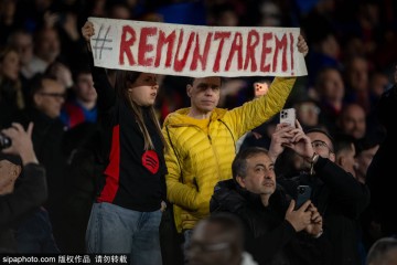 巴萨三线出击:手球、五人制足球、曲棍球同日激战,剑指联赛荣耀