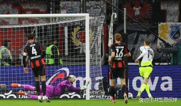 德甲神剧本!多特3-3法兰克福补时5分钟连轰2球8分差距争冠悬了