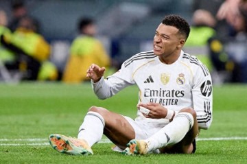 多谁谁尴尬!皇马免签姆巴佩后 国内4冠均被巴萨夺走 巴黎6冠王