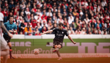 德甲史诗级反转,拜仁2球落后绝境翻盘,补时绝平+读秒绝杀