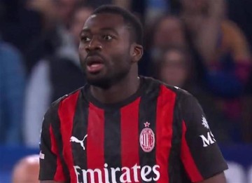 令人失望!米兰落后国米8分争冠基本无望,领先尤文仅7分,争4扔有悬念